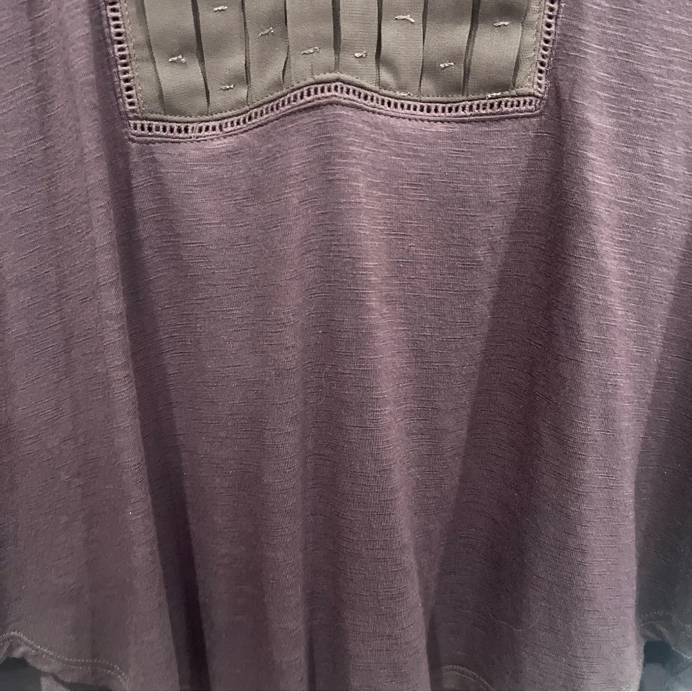 Anthropologie Dolan Pintucked Bryn Henley Top size medium plum - Picture 3 of 4